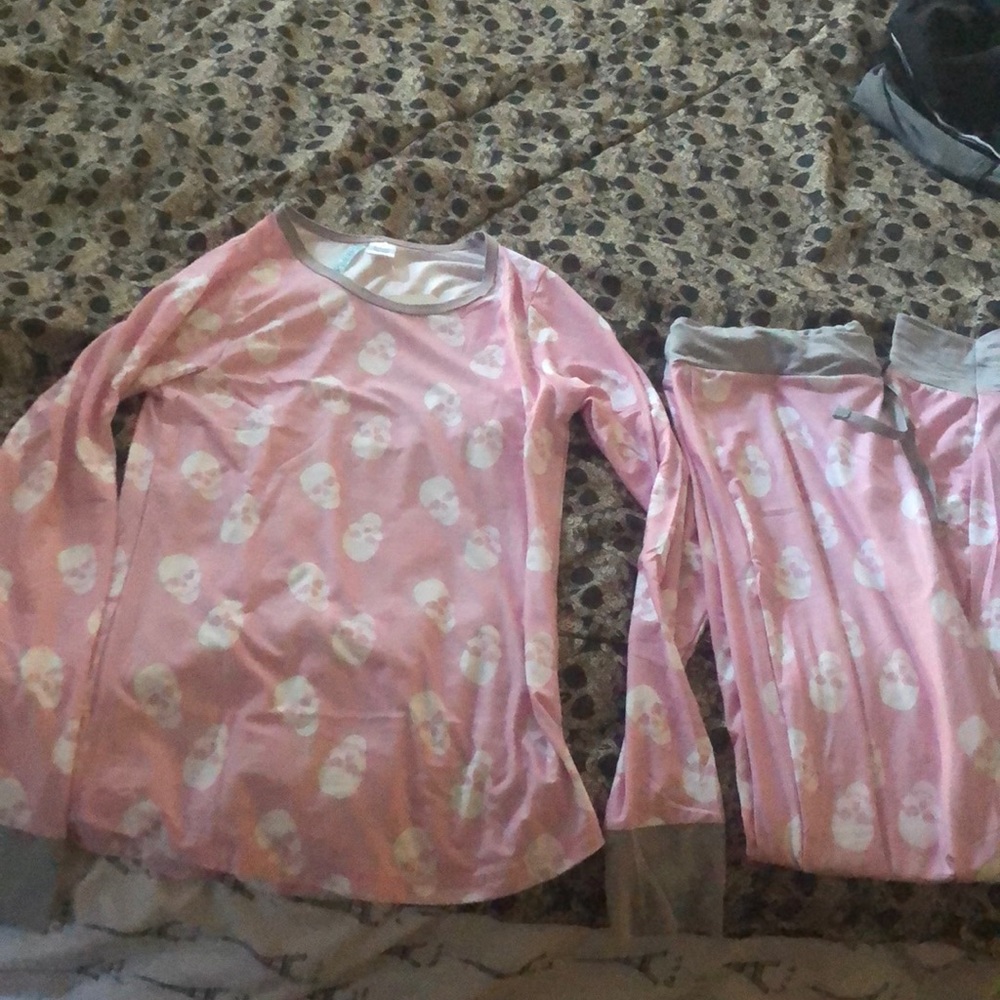 Pink 2 PC Skull 💀 👚💗Pajamas